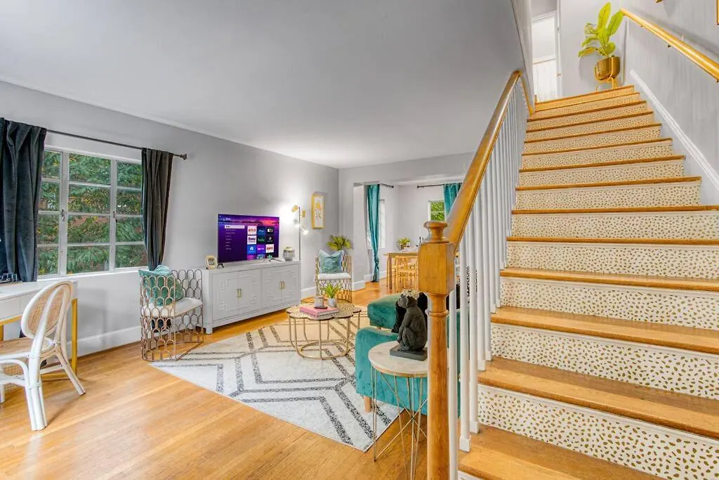 Charming Getaway, Minutes To Everything! Charlotte Holiday home
